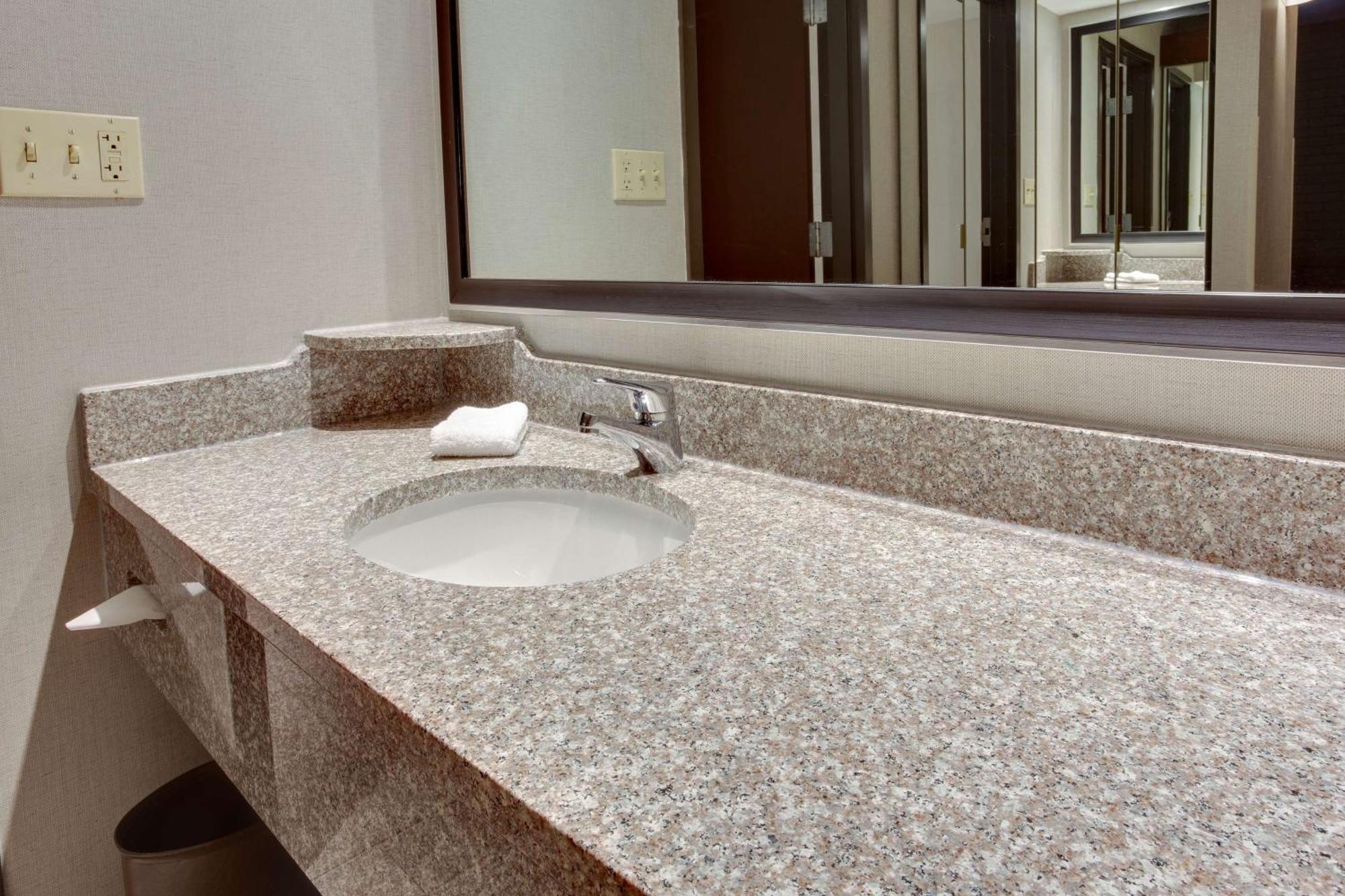 Drury Inn & Suites Louisville East Zewnętrze zdjęcie